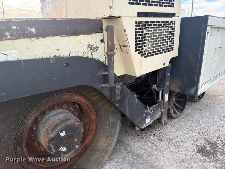 image for item FC3397 2007 Blaw-Knox PF-2181 paver