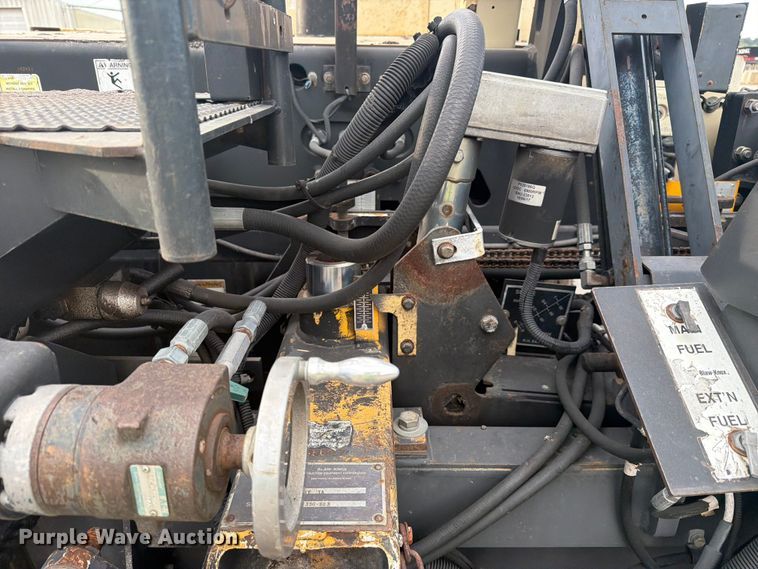 image for item FC3397 2007 Blaw-Knox PF-2181 paver