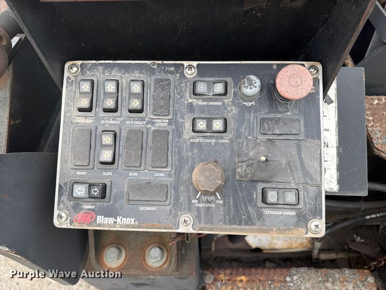 image for item FC3397 2007 Blaw-Knox PF-2181 paver