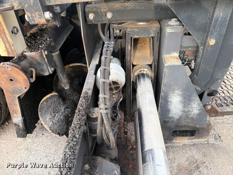 image for item FC3397 2007 Blaw-Knox PF-2181 paver