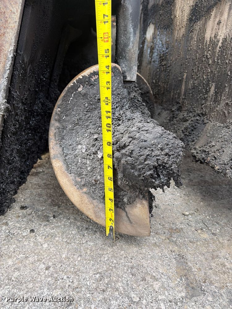 image for item FC3397 2007 Blaw-Knox PF-2181 paver