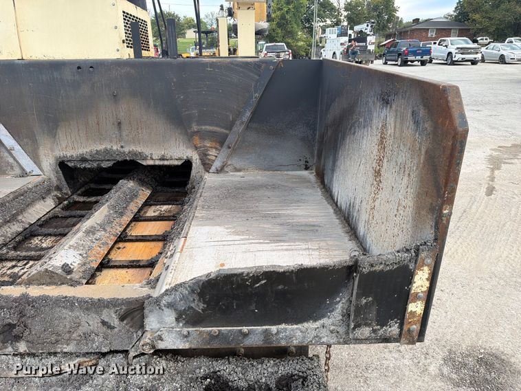 image for item FC3397 2007 Blaw-Knox PF-2181 paver