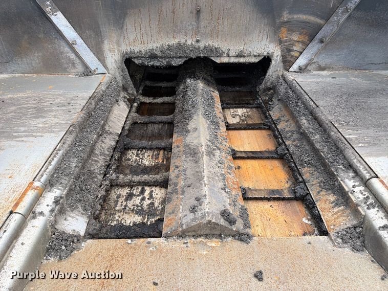 image for item FC3397 2007 Blaw-Knox PF-2181 paver