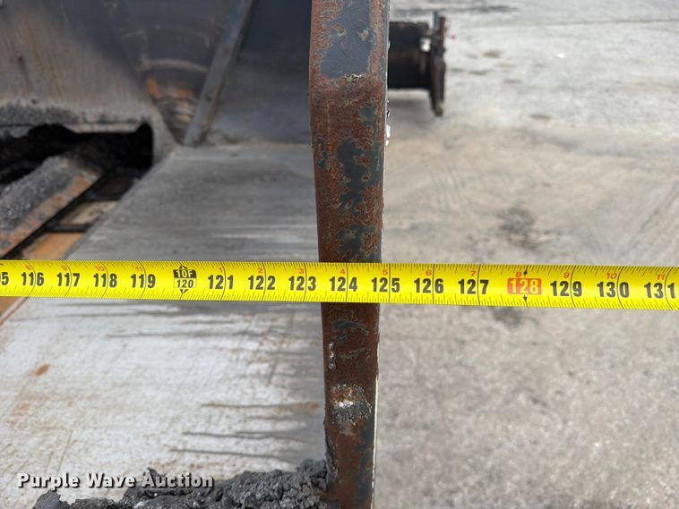 image for item FC3397 2007 Blaw-Knox PF-2181 paver