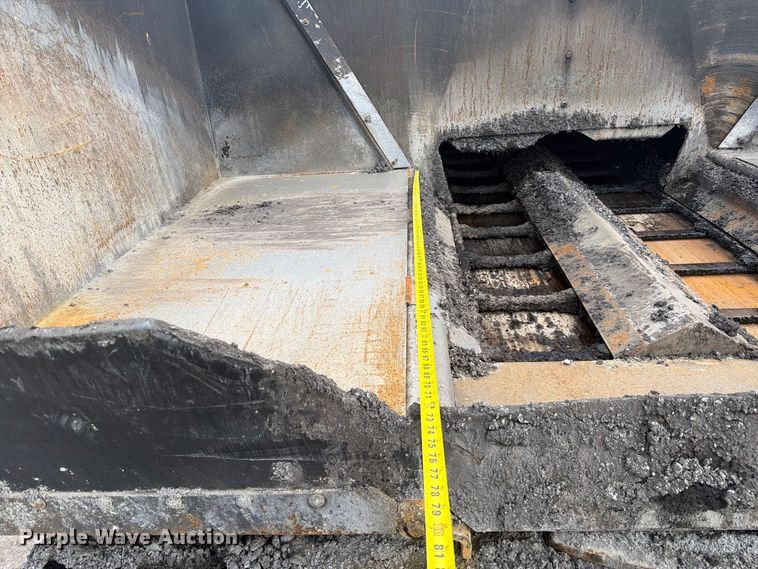 image for item FC3397 2007 Blaw-Knox PF-2181 paver