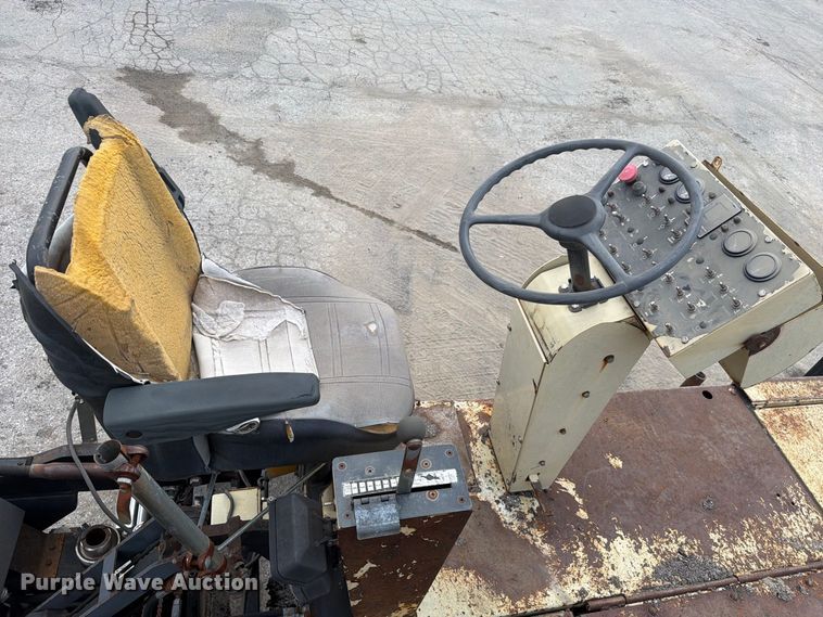 image for item FC3397 2007 Blaw-Knox PF-2181 paver