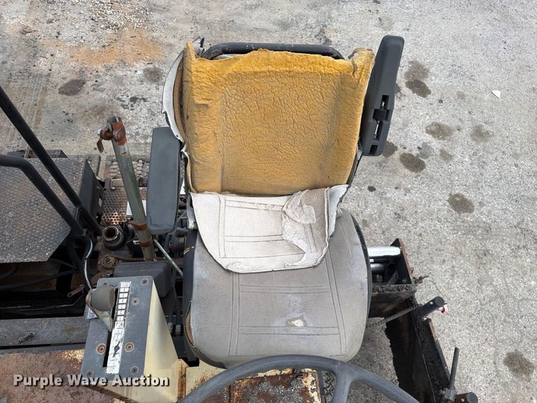 image for item FC3397 2007 Blaw-Knox PF-2181 paver