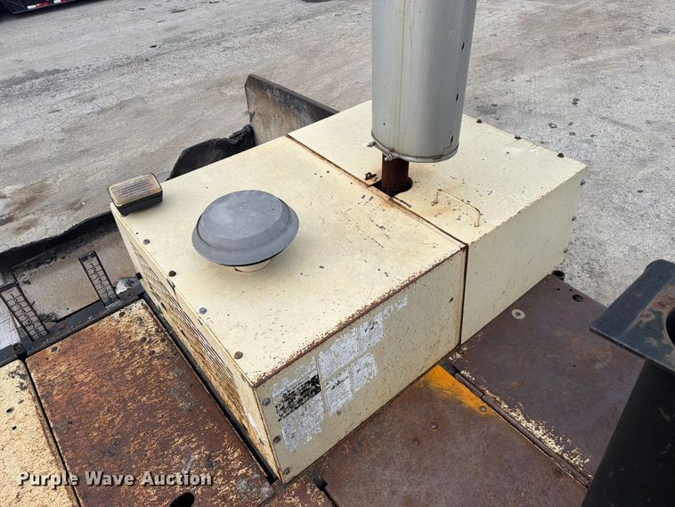 image for item FC3397 2007 Blaw-Knox PF-2181 paver