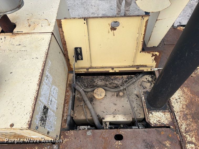 image for item FC3397 2007 Blaw-Knox PF-2181 paver