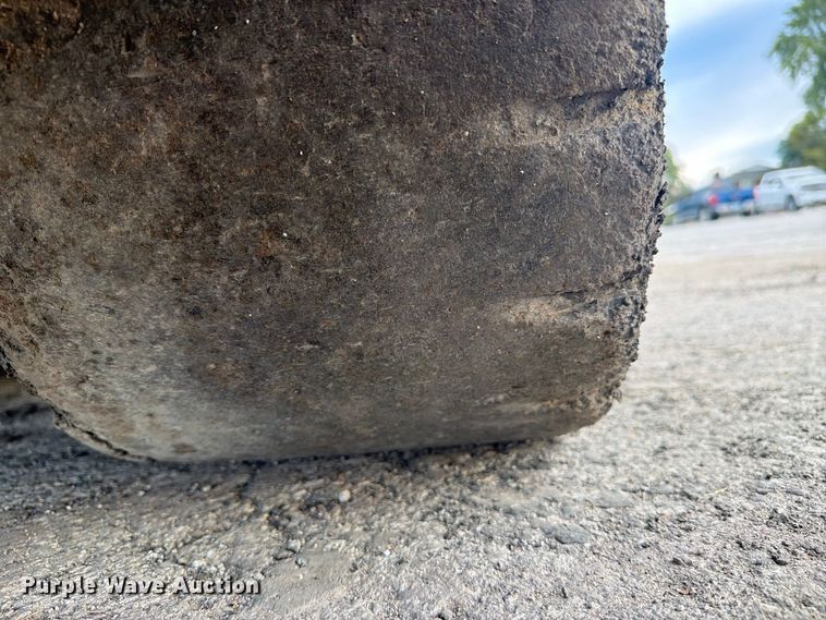 image for item FC3397 2007 Blaw-Knox PF-2181 paver
