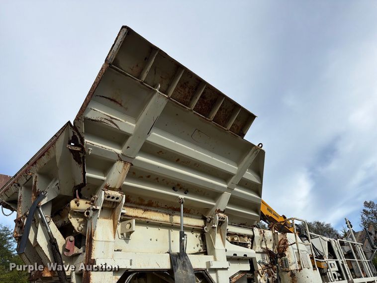 image for item FC3398 2005 Metso LOKOTRACK LT 105 Mobile Crusher