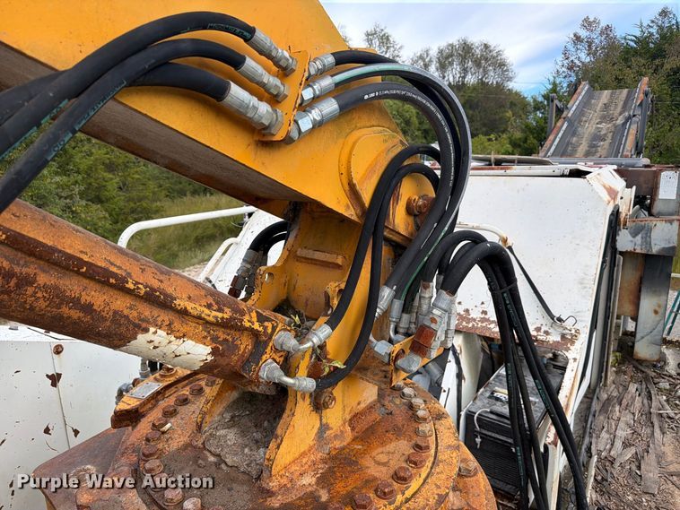 image for item FC3398 2005 Metso LOKOTRACK LT 105 Mobile Crusher