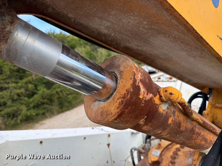image for item FC3398 2005 Metso LOKOTRACK LT 105 Mobile Crusher