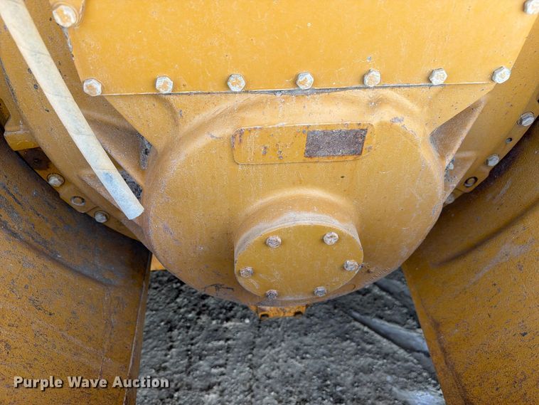 image for item FC3399 2012 Caterpillar D8T dozer