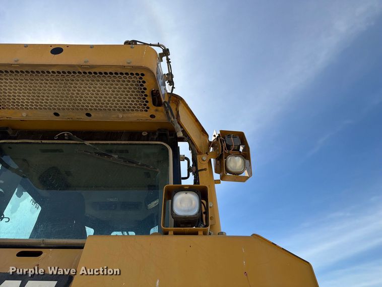 image for item FC3399 2012 Caterpillar D8T dozer