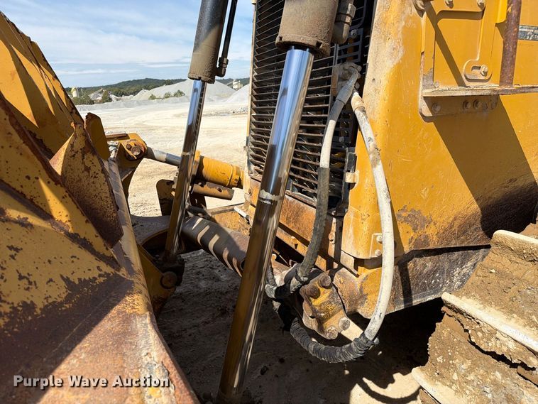 image for item FC3399 2012 Caterpillar D8T dozer