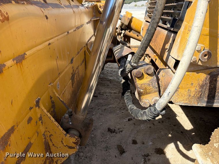 image for item FC3399 2012 Caterpillar D8T dozer