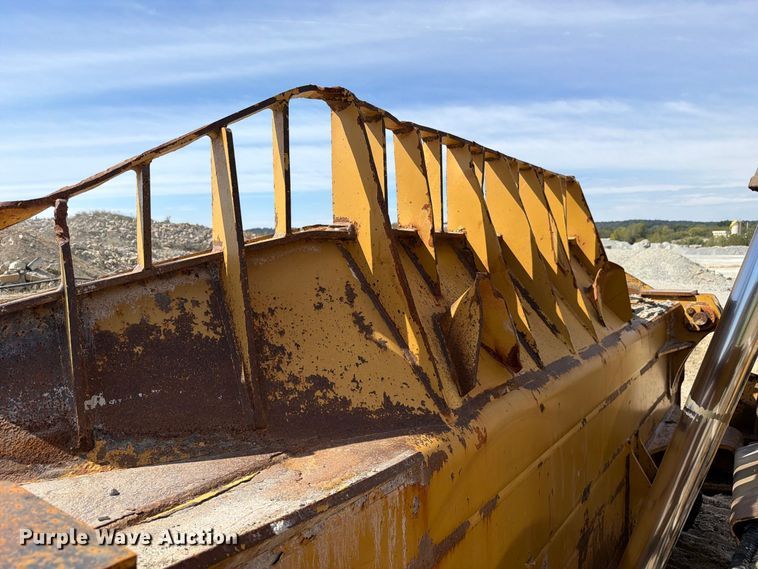 image for item FC3399 2012 Caterpillar D8T dozer