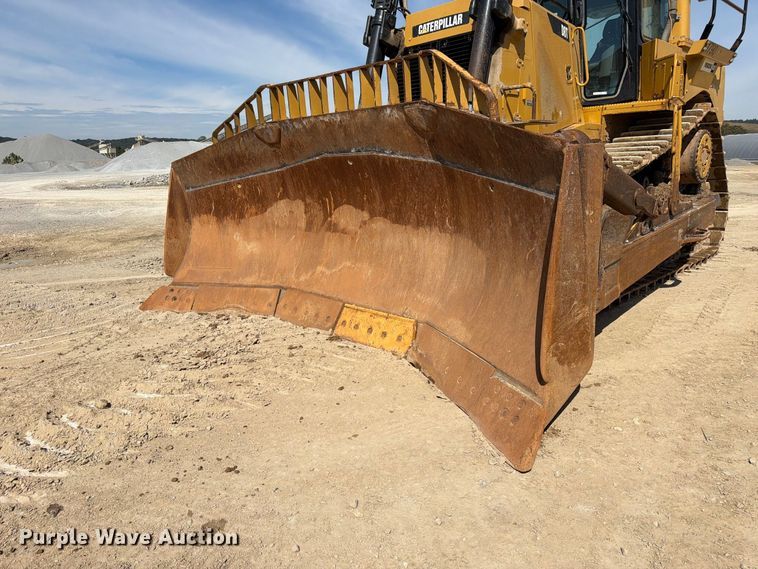 image for item FC3399 2012 Caterpillar D8T dozer