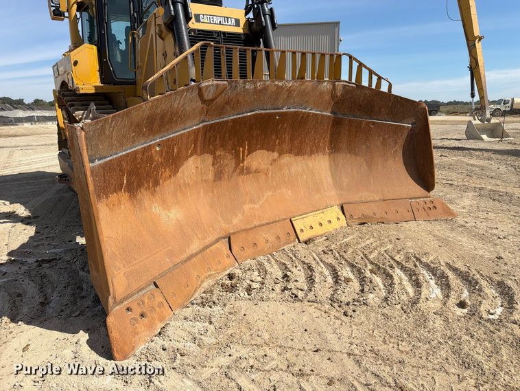 image for item FC3399 2012 Caterpillar D8T dozer