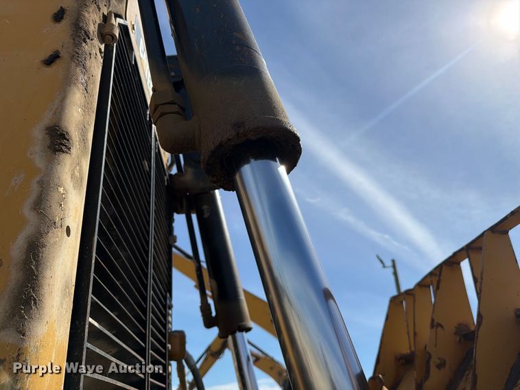 image for item FC3399 2012 Caterpillar D8T dozer