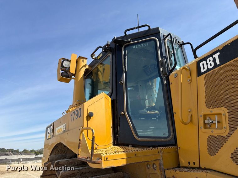 image for item FC3399 2012 Caterpillar D8T dozer