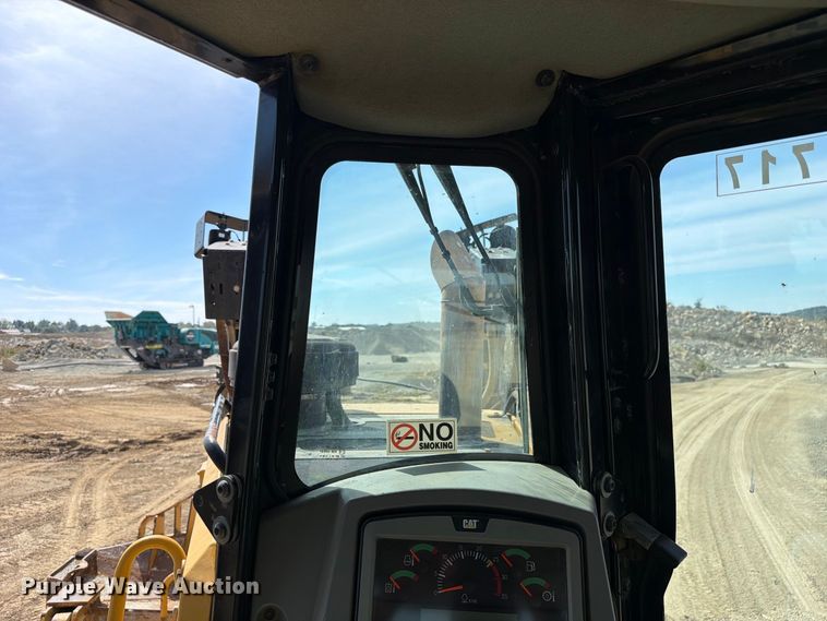 image for item FC3399 2012 Caterpillar D8T dozer