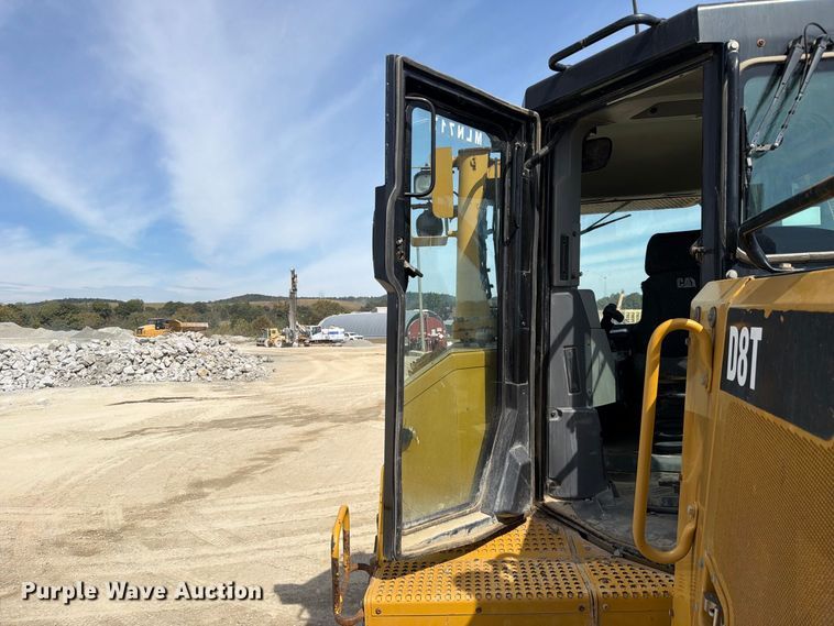 image for item FC3399 2012 Caterpillar D8T dozer