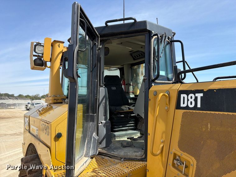 image for item FC3399 2012 Caterpillar D8T dozer
