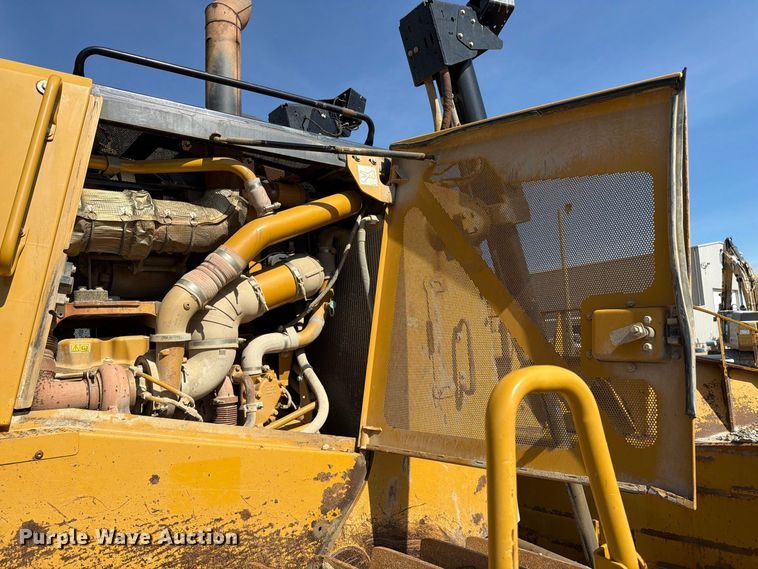 image for item FC3399 2012 Caterpillar D8T dozer