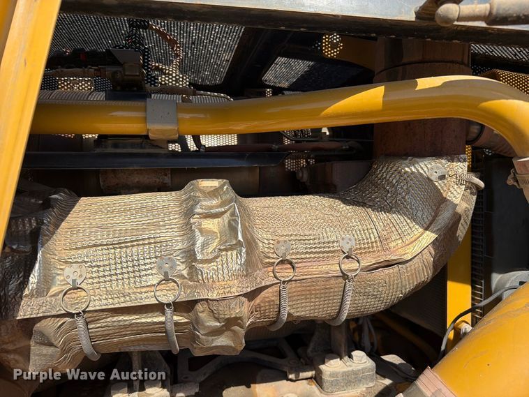 image for item FC3399 2012 Caterpillar D8T dozer