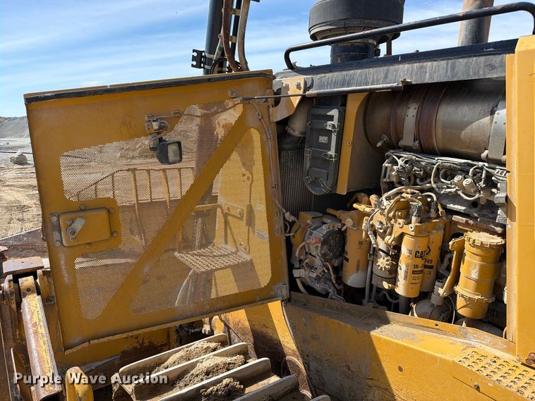 image for item FC3399 2012 Caterpillar D8T dozer