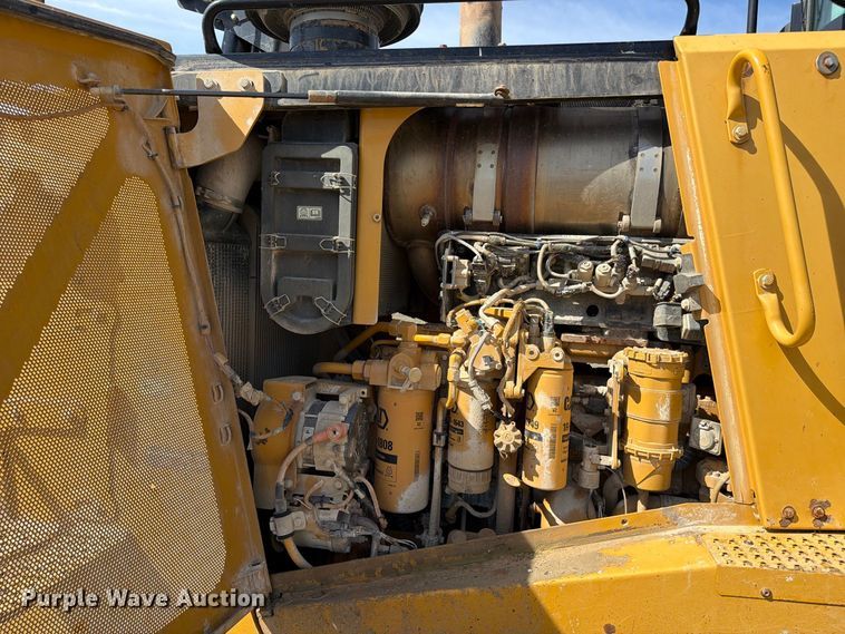 image for item FC3399 2012 Caterpillar D8T dozer