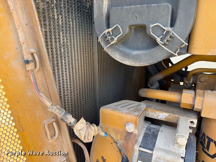 image for item FC3399 2012 Caterpillar D8T dozer