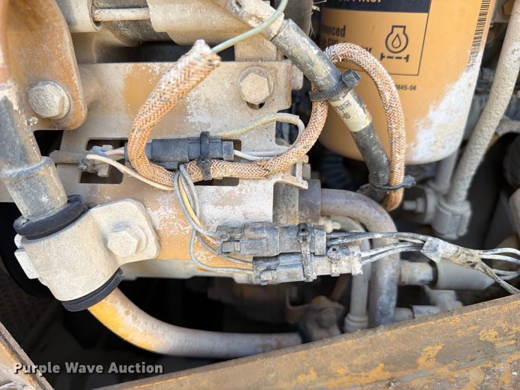 image for item FC3399 2012 Caterpillar D8T dozer