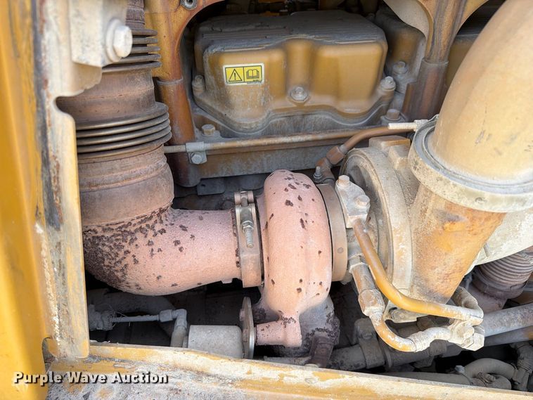 image for item FC3399 2012 Caterpillar D8T dozer