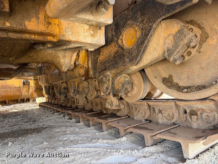 image for item FC3399 2012 Caterpillar D8T dozer