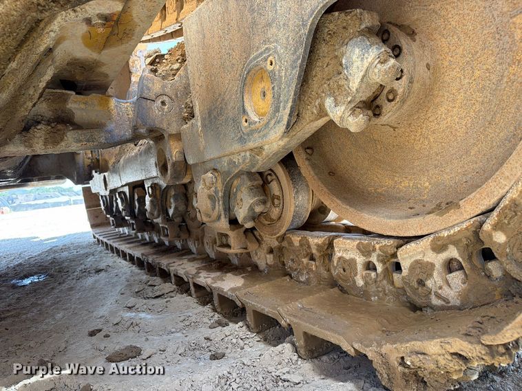 image for item FC3399 2012 Caterpillar D8T dozer