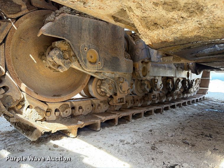 image for item FC3399 2012 Caterpillar D8T dozer