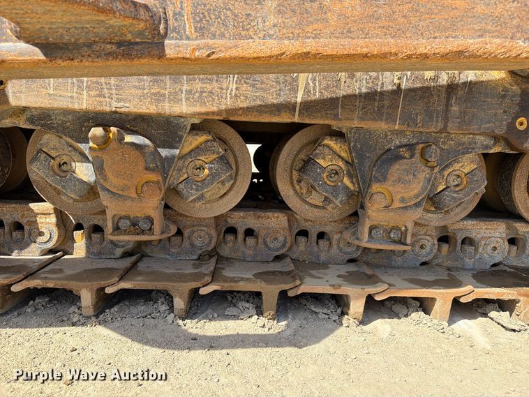 image for item FC3399 2012 Caterpillar D8T dozer