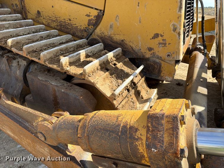 image for item FC3399 2012 Caterpillar D8T dozer