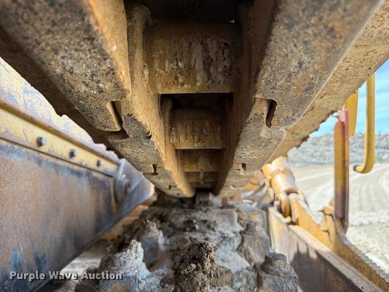 image for item FC3399 2012 Caterpillar D8T dozer