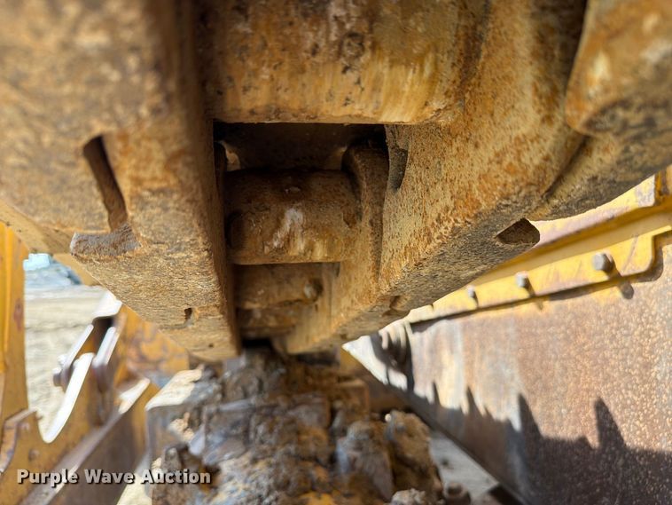 image for item FC3399 2012 Caterpillar D8T dozer