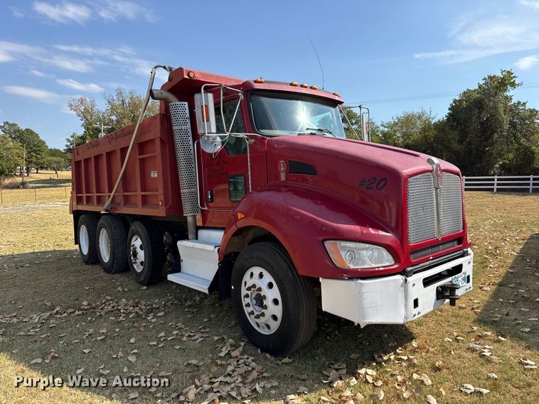 image for item FC4453 2012 Kenworth T440 dump truck