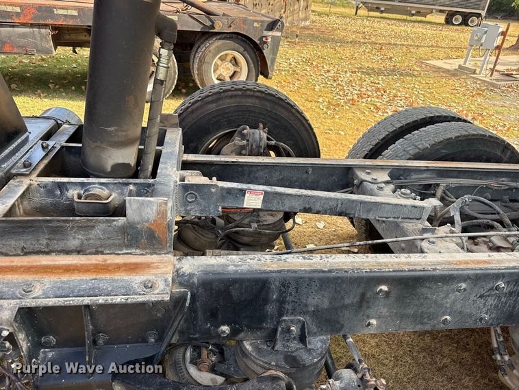 image for item FC4453 2012 Kenworth T440 dump truck