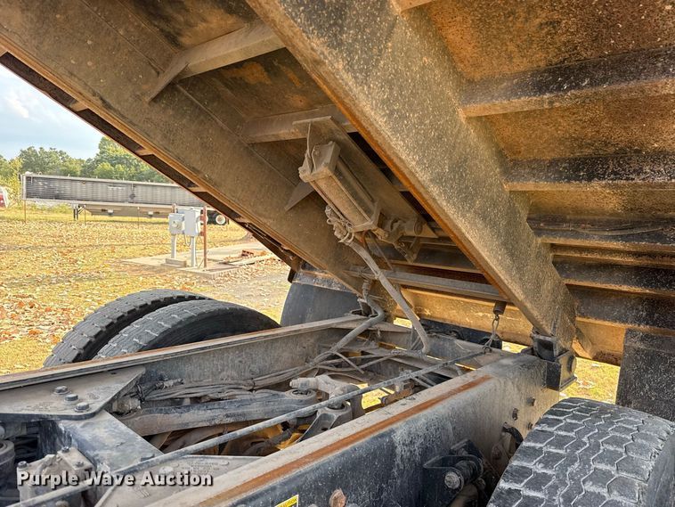 image for item FC4453 2012 Kenworth T440 dump truck