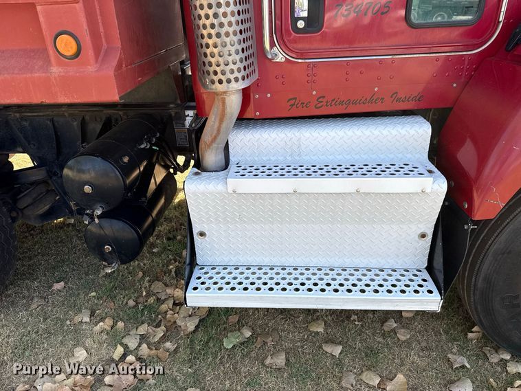 image for item FC4453 2012 Kenworth T440 dump truck