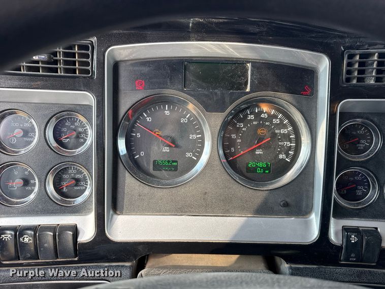 image for item FC4453 2012 Kenworth T440 dump truck