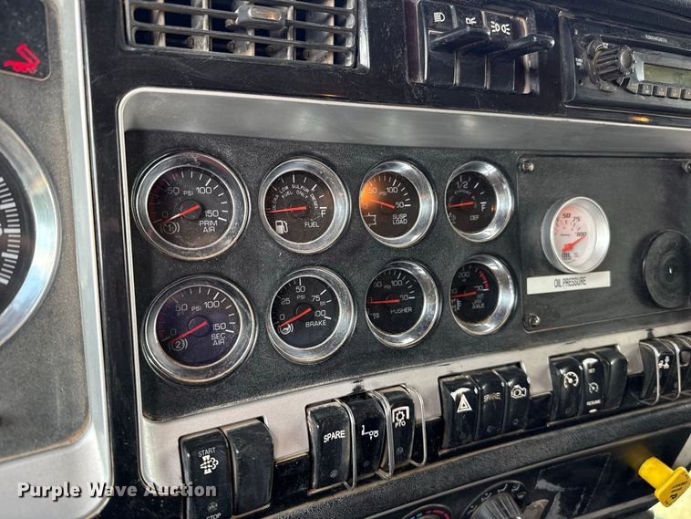 image for item FC4453 2012 Kenworth T440 dump truck