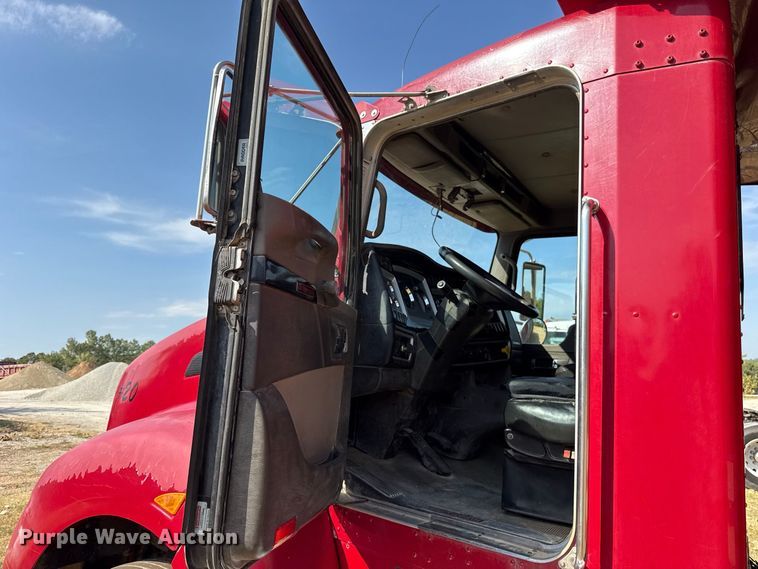 image for item FC4453 2012 Kenworth T440 dump truck